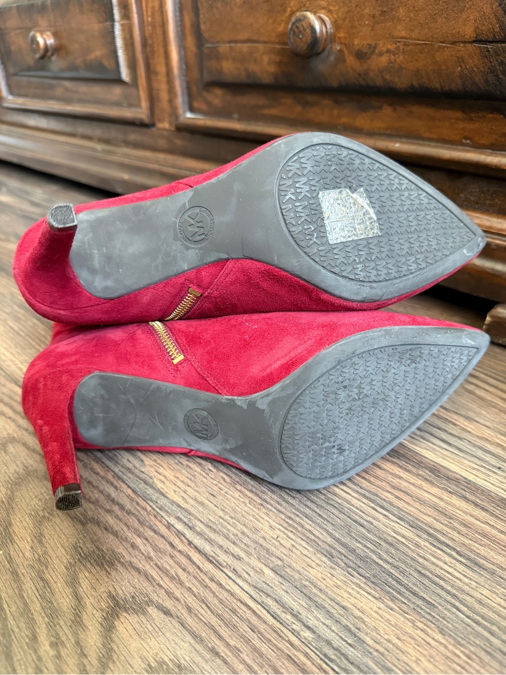 NWOT Michael Kors Red Suede Pointed Ankle Booties with Gold Zipper - Picture 6 of 6